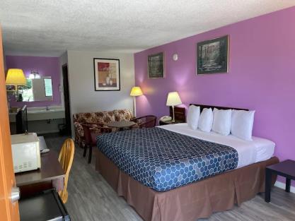 Budget Host Inn and Hotel